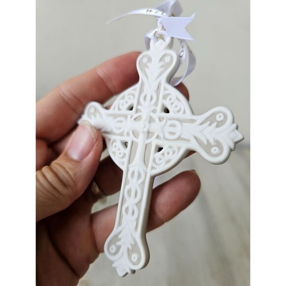 Wedgwood Irish figural cross religious ornament porcelain Xmas tree - Picture 4 of 8